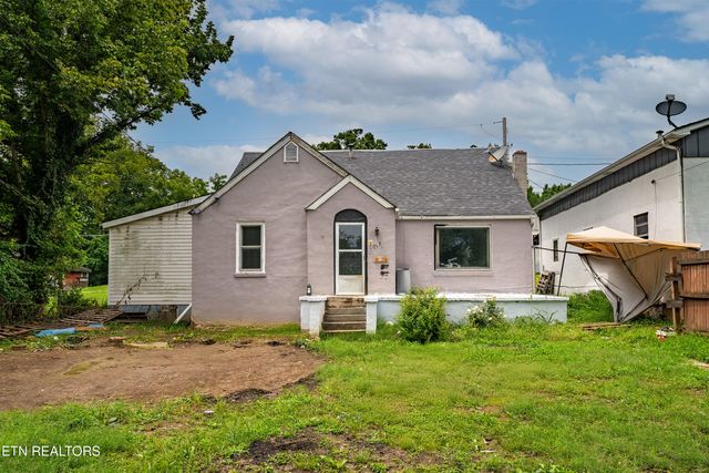 627 Siluria St, Harriman, TN 37748