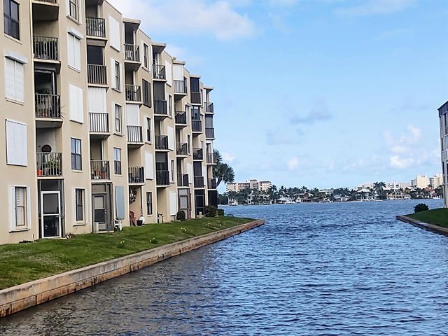 896 N Federal Highway 325, Lantana, FL 33462