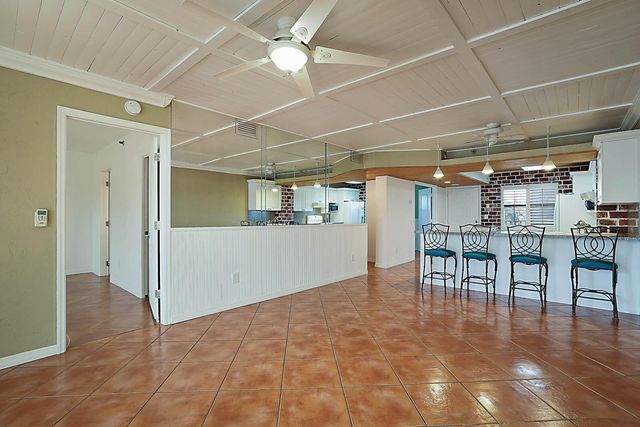 896 N Federal Highway 325, Lantana, FL 33462