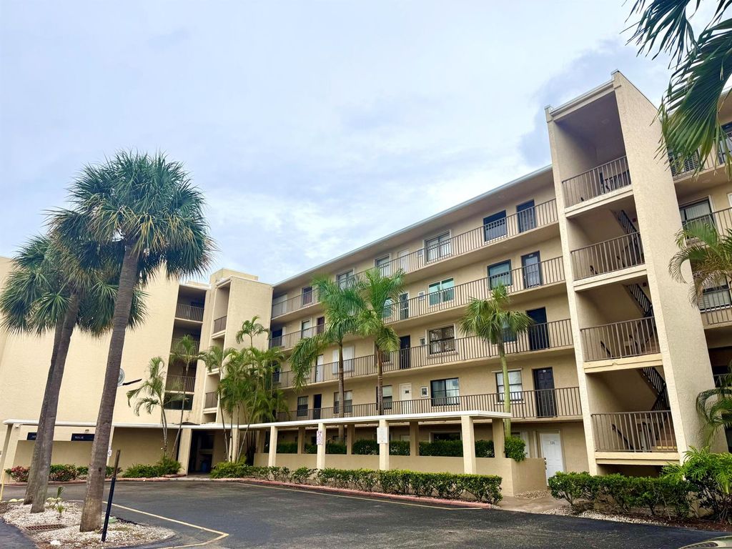 896 N Federal Highway 325, Lantana, FL 33462