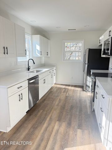 102 Ken Lewis Way, Maryville, TN 37801