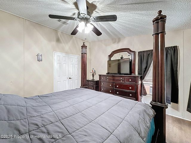 6540 W Holiday Street, Homosassa, FL 34446