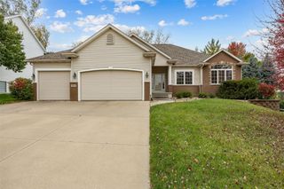 5915 Flagstone Drive NE, Cedar Rapids, IA 52402