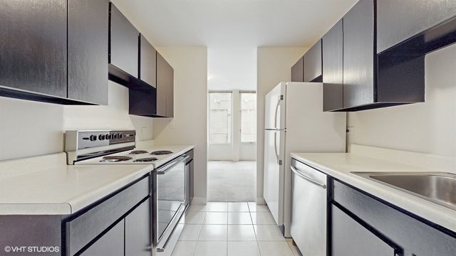 100 E Walton Street 14D, Chicago, IL 60611