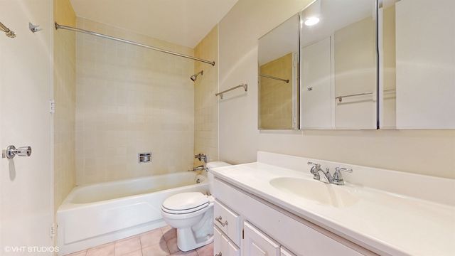 100 E Walton Street 14D, Chicago, IL 60611
