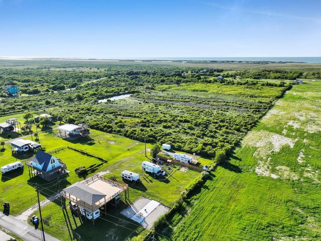 940 Wesley Way, Port Bolivar, TX 77650