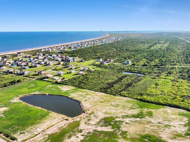 940 Wesley Way, Port Bolivar, TX 77650
