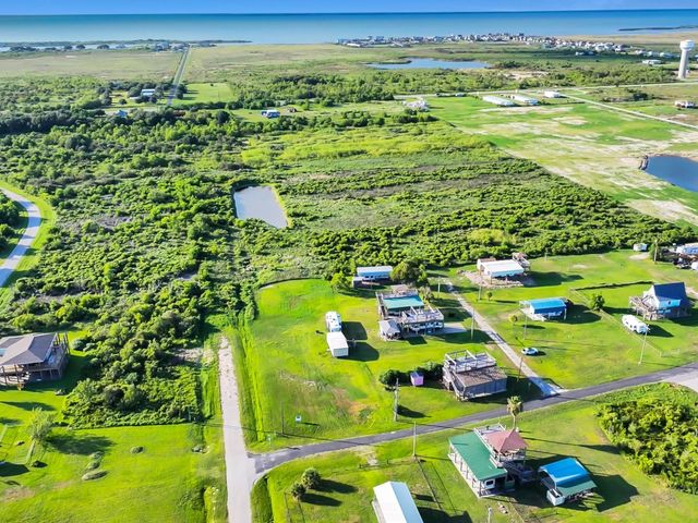 940 Wesley Way, Port Bolivar, TX 77650