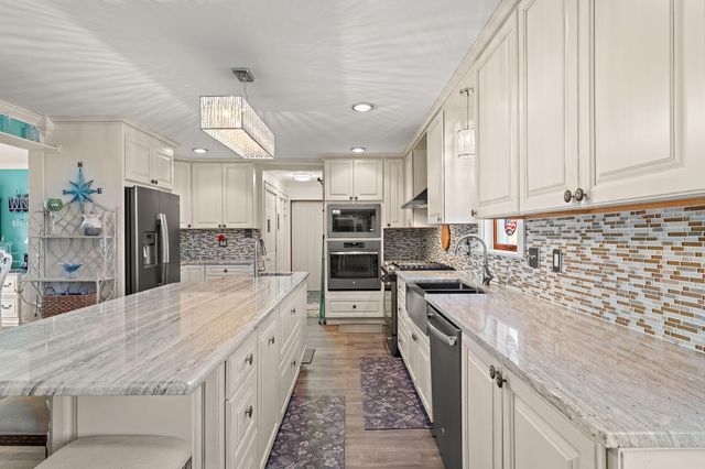 2405 Kings Court, Dyer, IN 46311