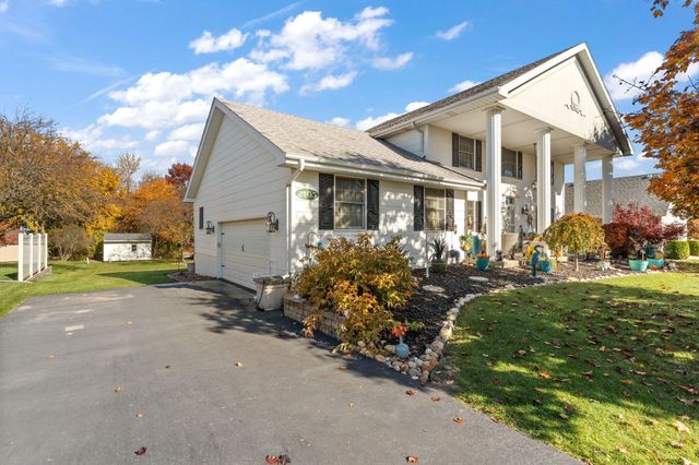 2405 Kings Court, Dyer, IN 46311