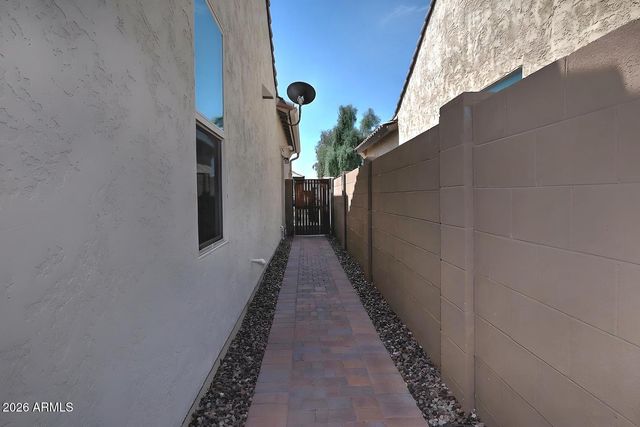 7026 W SPRINGFIELD Way, Florence, AZ 85132