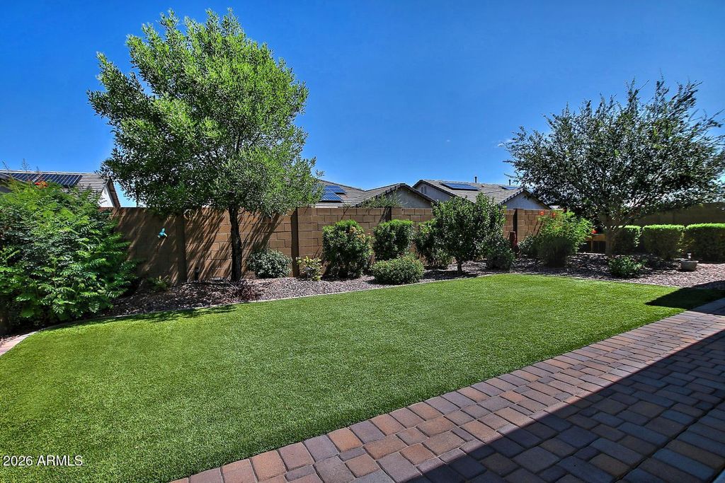 7026 W SPRINGFIELD Way, Florence, AZ 85132 — photo 4
