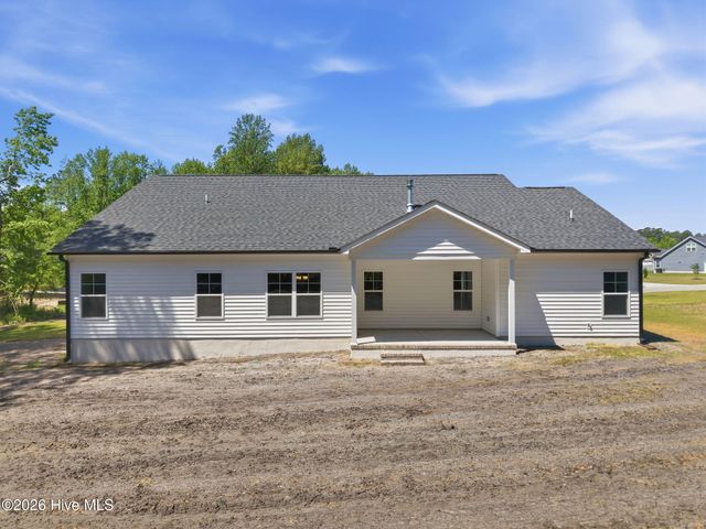 2939 Tucker Hill Drive, Grimesland, NC 27837