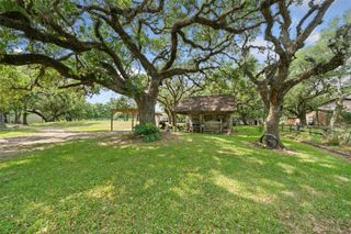 52 Sandy Creek Drive, Van Vleck, TX 77482