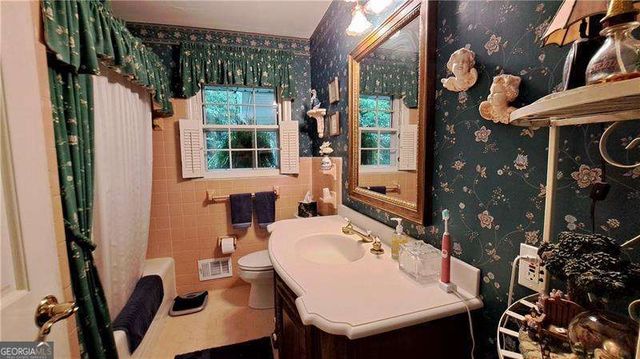 2976 Blackwood Road, Decatur, GA 30033