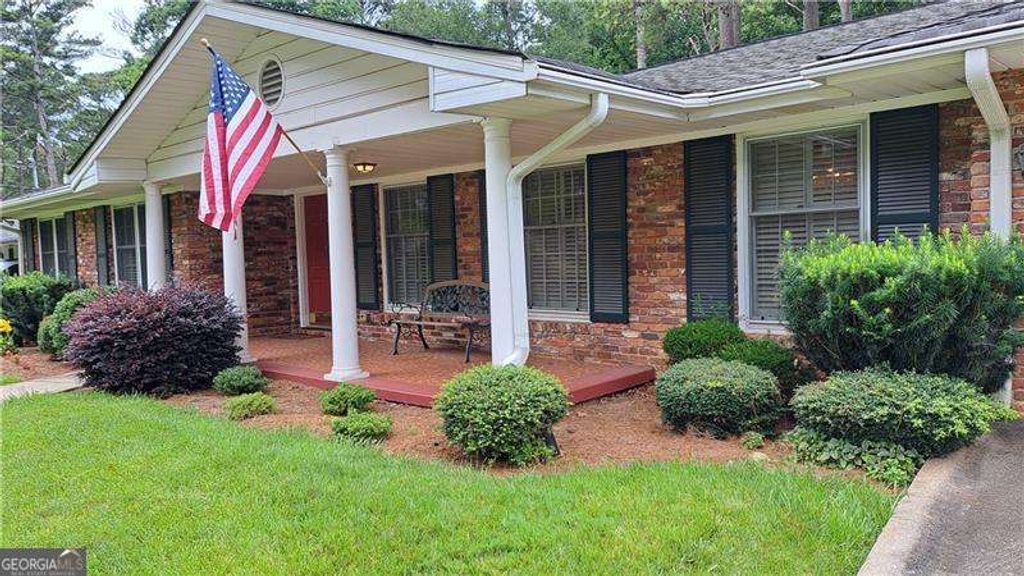 2976 Blackwood Road, Decatur, GA 30033