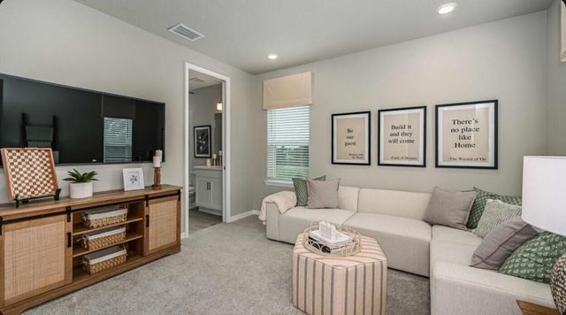 588 SE Ranch Oak Circle, Port St. Lucie, FL 34984