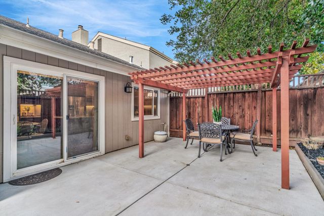 326 Meadowood Cir, San Ramon, CA 94583