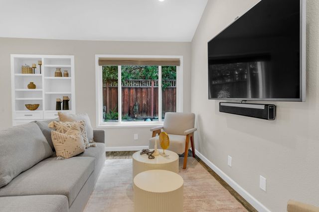 326 Meadowood Cir, San Ramon, CA 94583