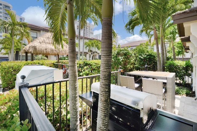 861 S Ocean Boulevard, Pompano Beach, FL 33062