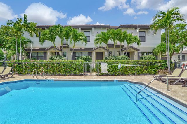 861 S Ocean Boulevard, Pompano Beach, FL 33062