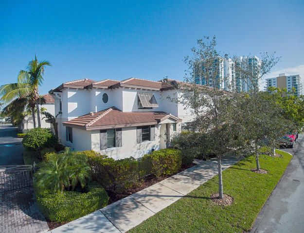 861 S Ocean Boulevard, Pompano Beach, FL 33062