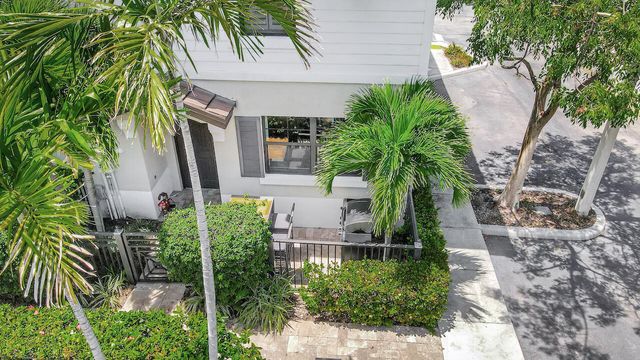 861 S Ocean Boulevard, Pompano Beach, FL 33062