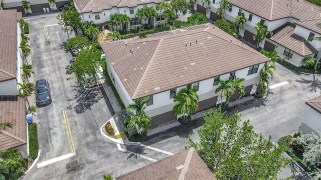 861 S Ocean Boulevard, Pompano Beach, FL 33062