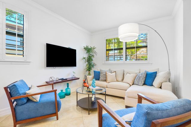 861 S Ocean Boulevard, Pompano Beach, FL 33062