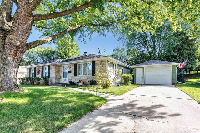 423 BADER STREET, Green Bay, WI 54302