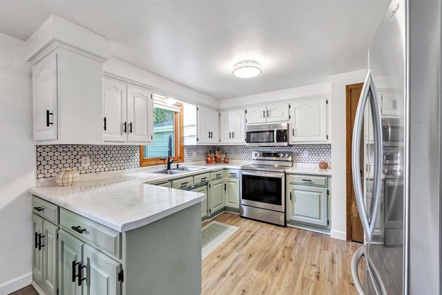 423 BADER STREET, Green Bay, WI 54302