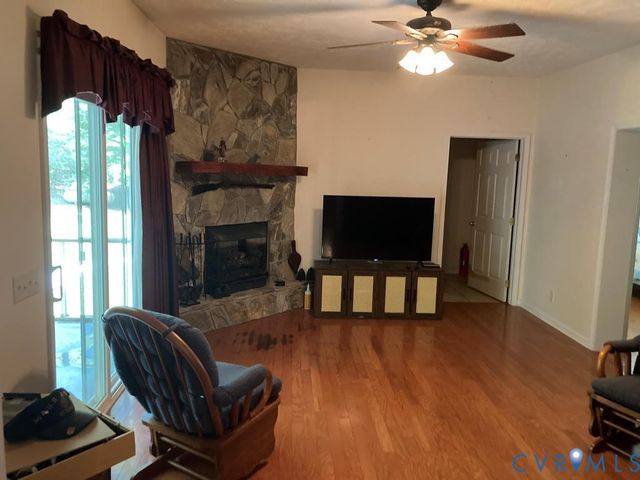 514 Wallace St, Warsaw, VA 22572