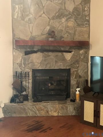 514 Wallace St, Warsaw, VA 22572