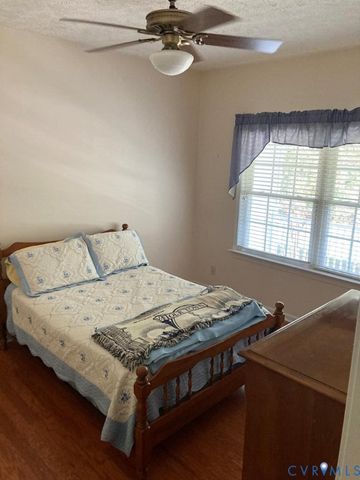 514 Wallace St, Warsaw, VA 22572