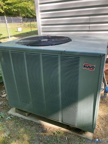 514 Wallace St, Warsaw, VA 22572