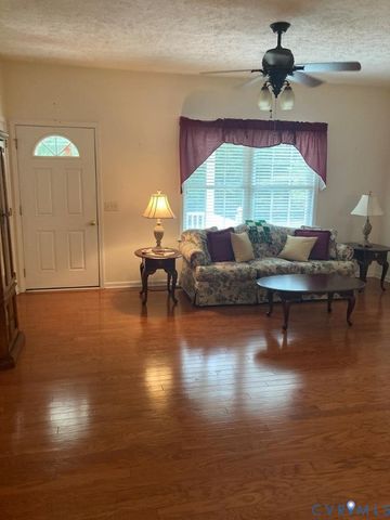 514 Wallace St, Warsaw, VA 22572