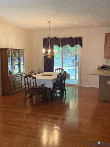 514 Wallace St, Warsaw, VA 22572