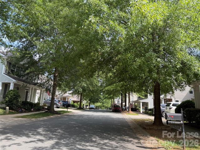 17204 Caldwell Track Drive, Huntersville, NC 28078