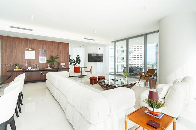 300 Biscayne Blvd Way 1901, Miami, FL 33131