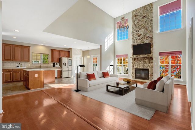 8605 ELLIS FORD PL, Gainesville, VA 20155