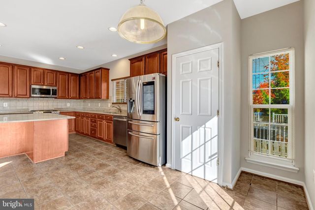 8605 ELLIS FORD PL, Gainesville, VA 20155