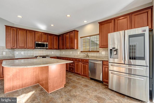 8605 ELLIS FORD PL, Gainesville, VA 20155