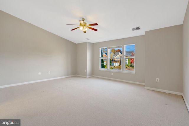 8605 ELLIS FORD PL, Gainesville, VA 20155