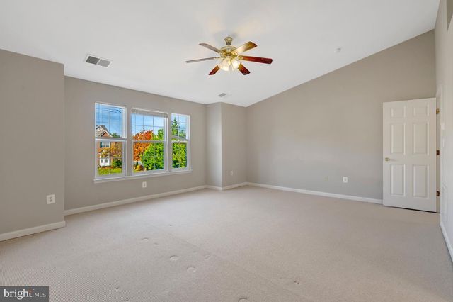 8605 ELLIS FORD PL, Gainesville, VA 20155