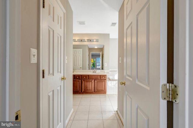 8605 ELLIS FORD PL, Gainesville, VA 20155