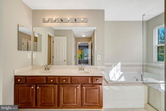 8605 ELLIS FORD PL, Gainesville, VA 20155