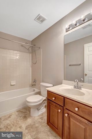 8605 ELLIS FORD PL, Gainesville, VA 20155