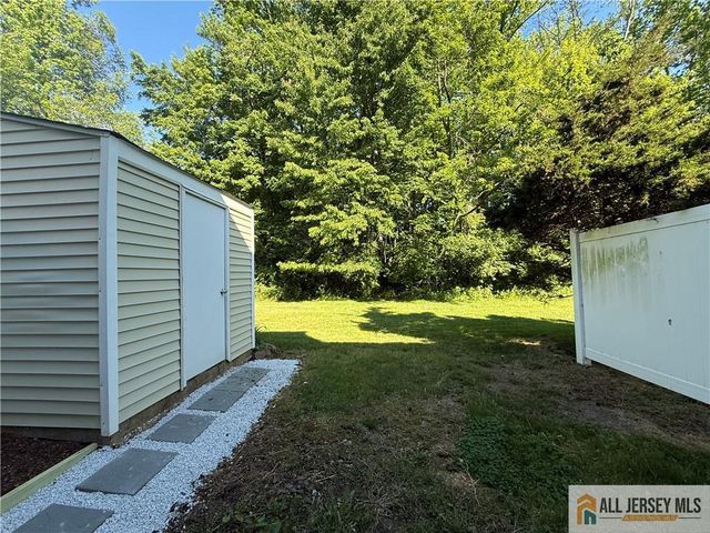 53 Cottonwood Court, South Brunswick, NJ 08852