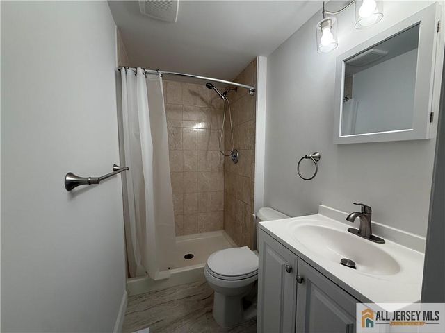 53 Cottonwood Court, South Brunswick, NJ 08852