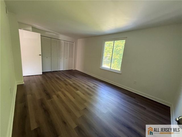 53 Cottonwood Court, South Brunswick, NJ 08852